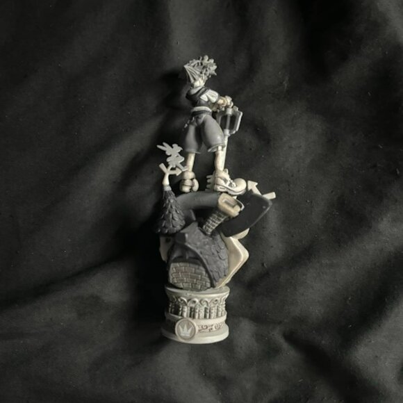 Kingdom Hearts Formation Arts Vol 1 6" Sora Figure [Black and White] - Picture 2 of 2